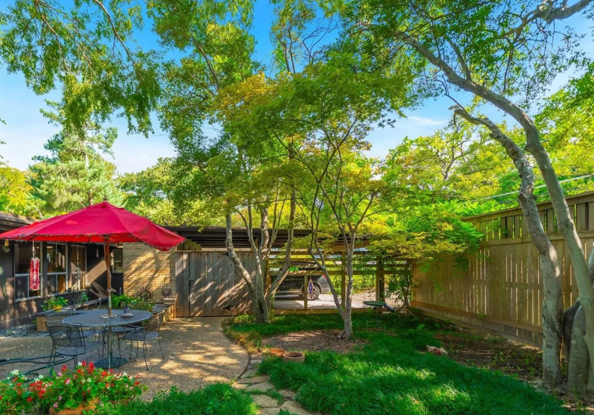 Midcentury Ju-Nel ranch